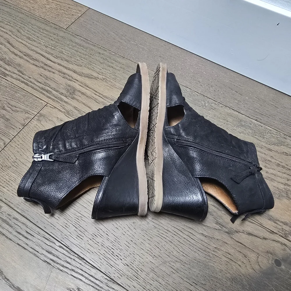 Miz Mooz Becca Encaged Open Toe Bootie Leather Sandal Wedge in Distressed Black